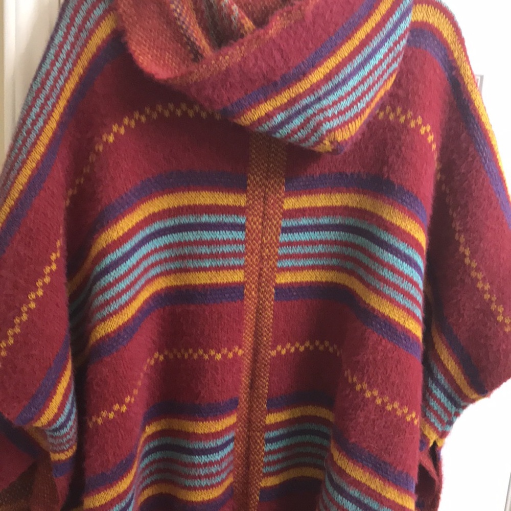 Paparazzi poncho with hoodie. NWT - Picture 4 of 8